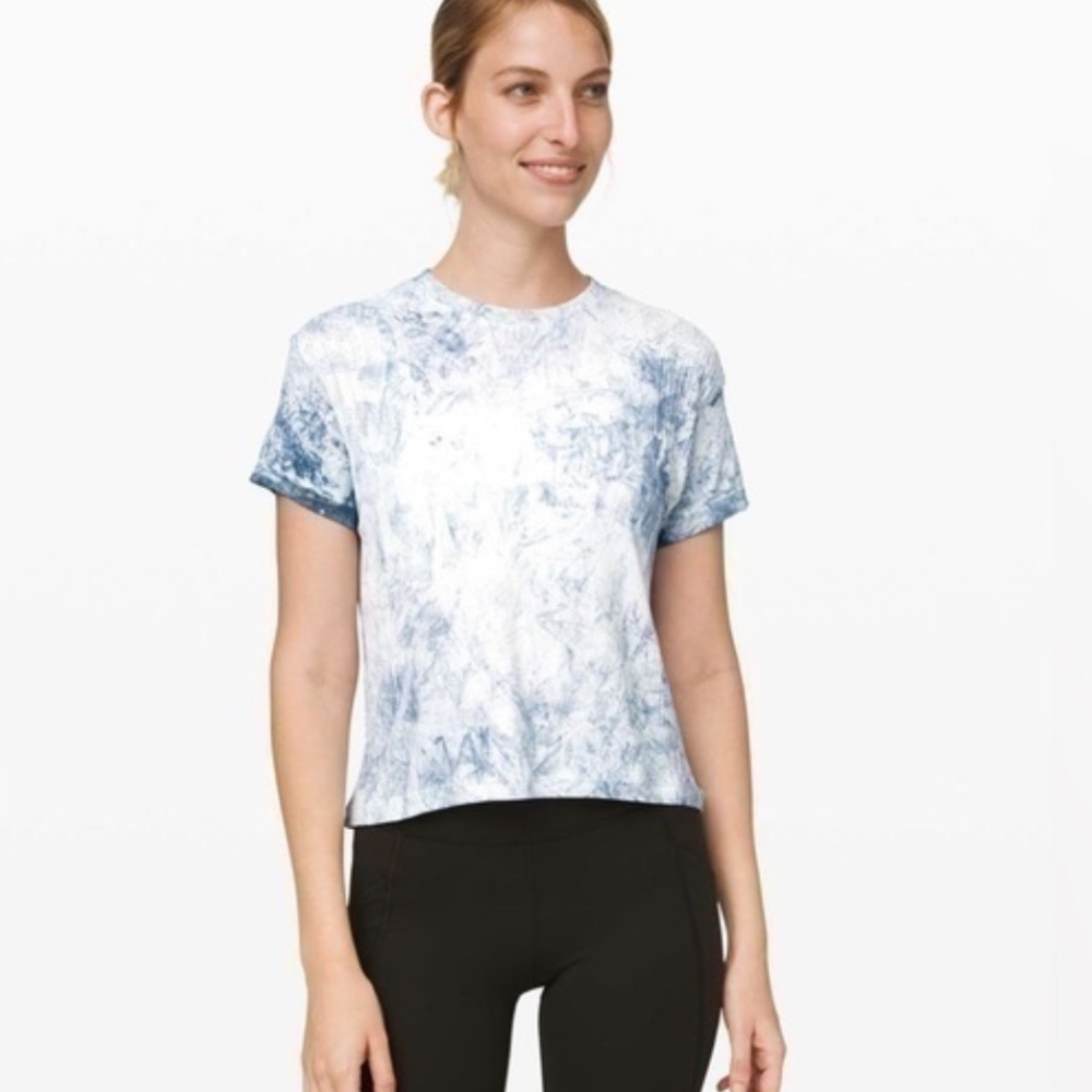 Lululemon Train to Be Short Sleeve *Shibori size 6